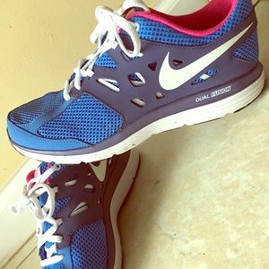 Nike Dual Fusion